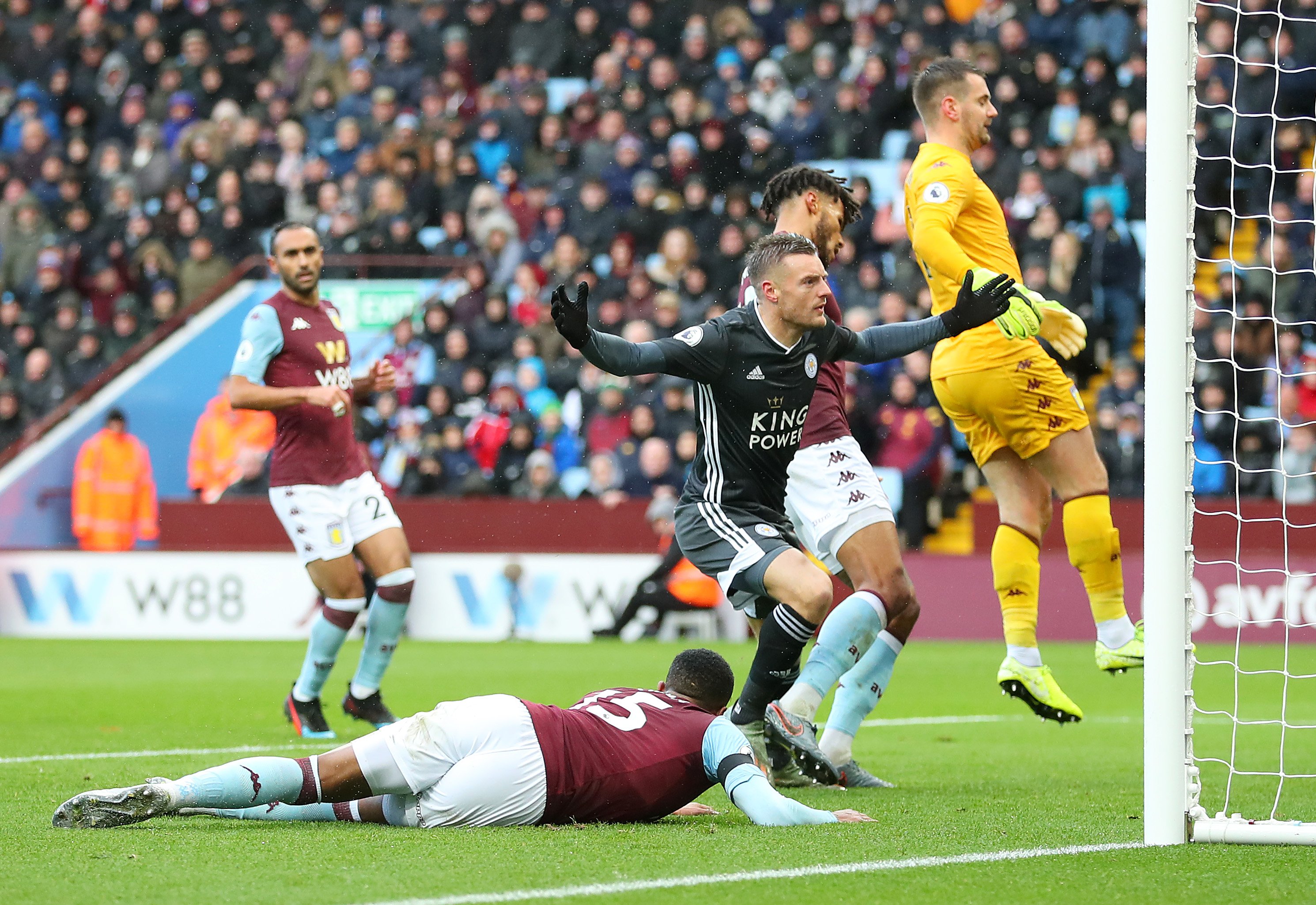 帮助米兰在 帮助米兰在